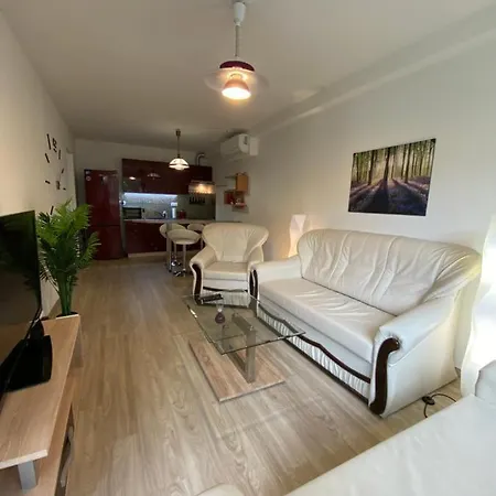 דירה Catamaran Apartman שיופוק