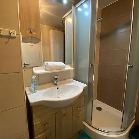 Catamaran Apartman שיופוק